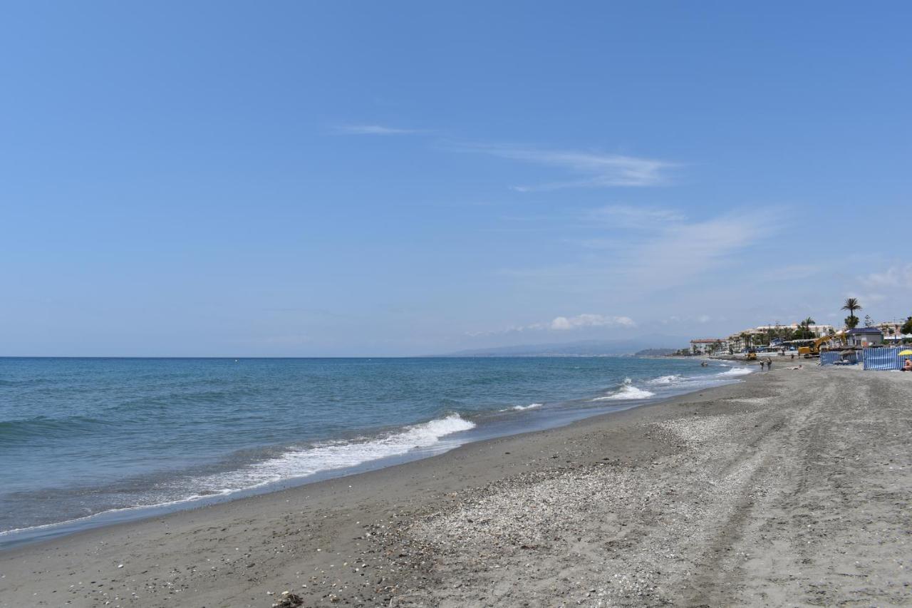 Fantastic Studio - Beachfront Διαμέρισμα Torrox Εξωτερικό φωτογραφία