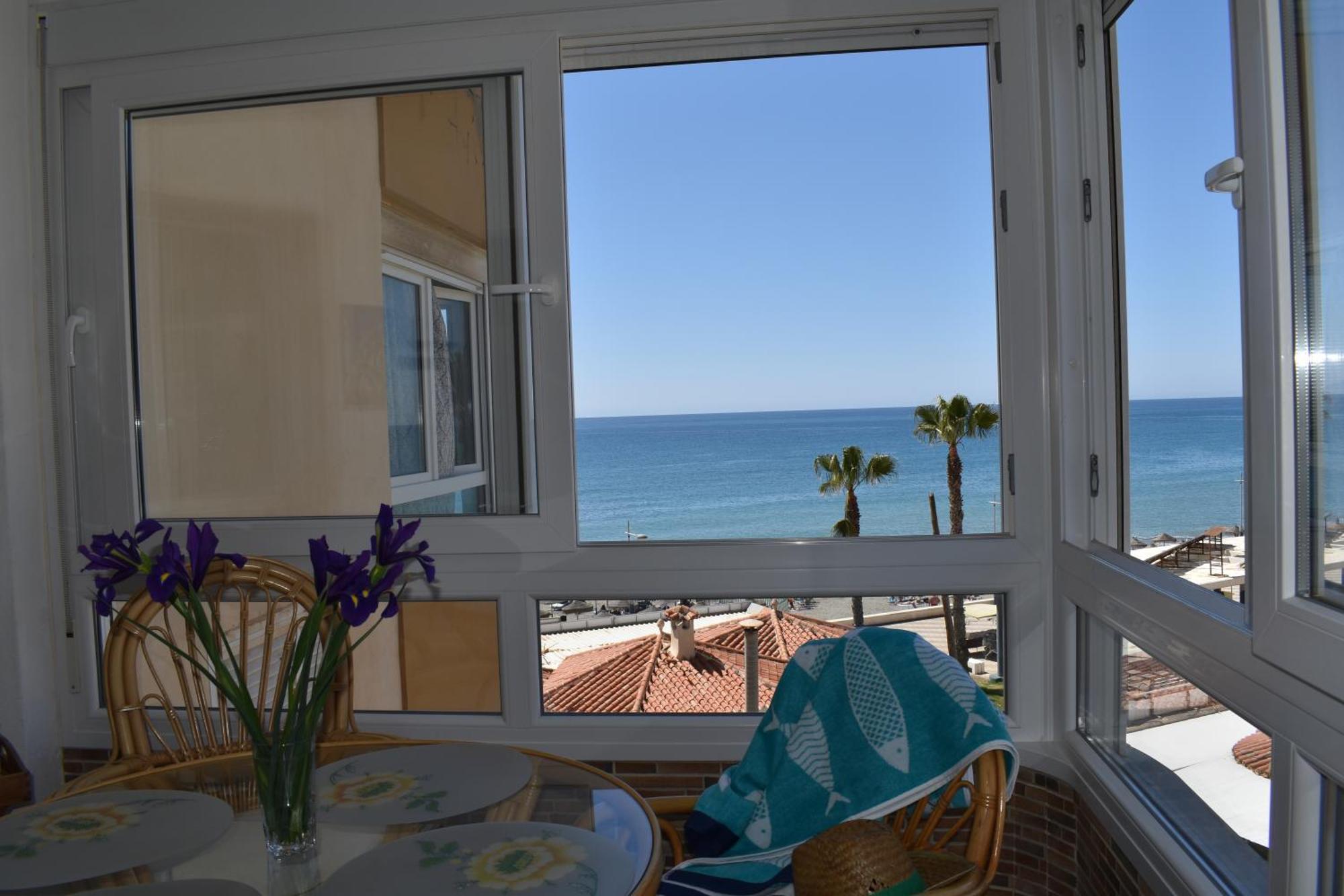 Fantastic Studio - Beachfront Διαμέρισμα Torrox Εξωτερικό φωτογραφία