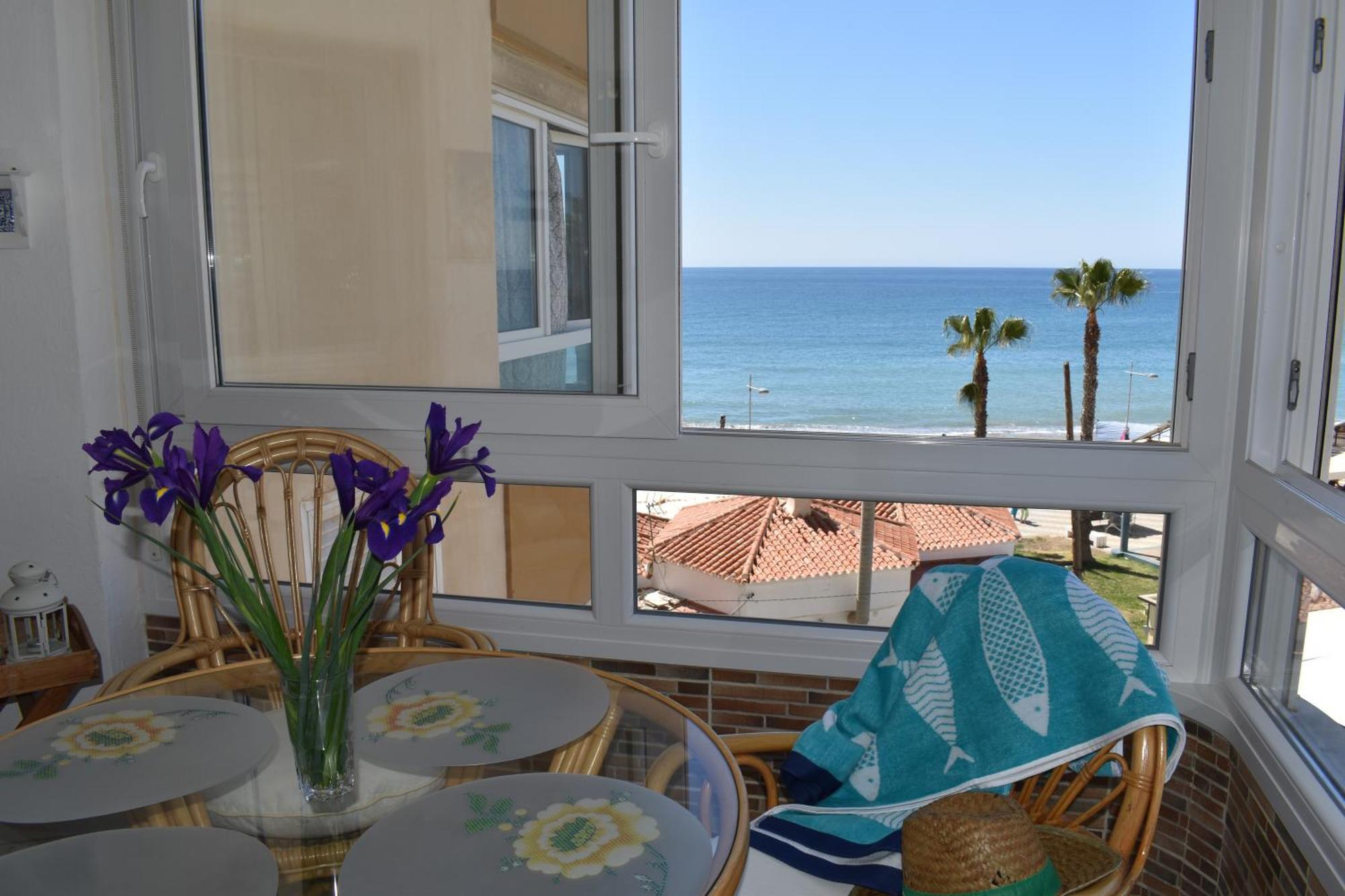 Fantastic Studio - Beachfront Διαμέρισμα Torrox Εξωτερικό φωτογραφία